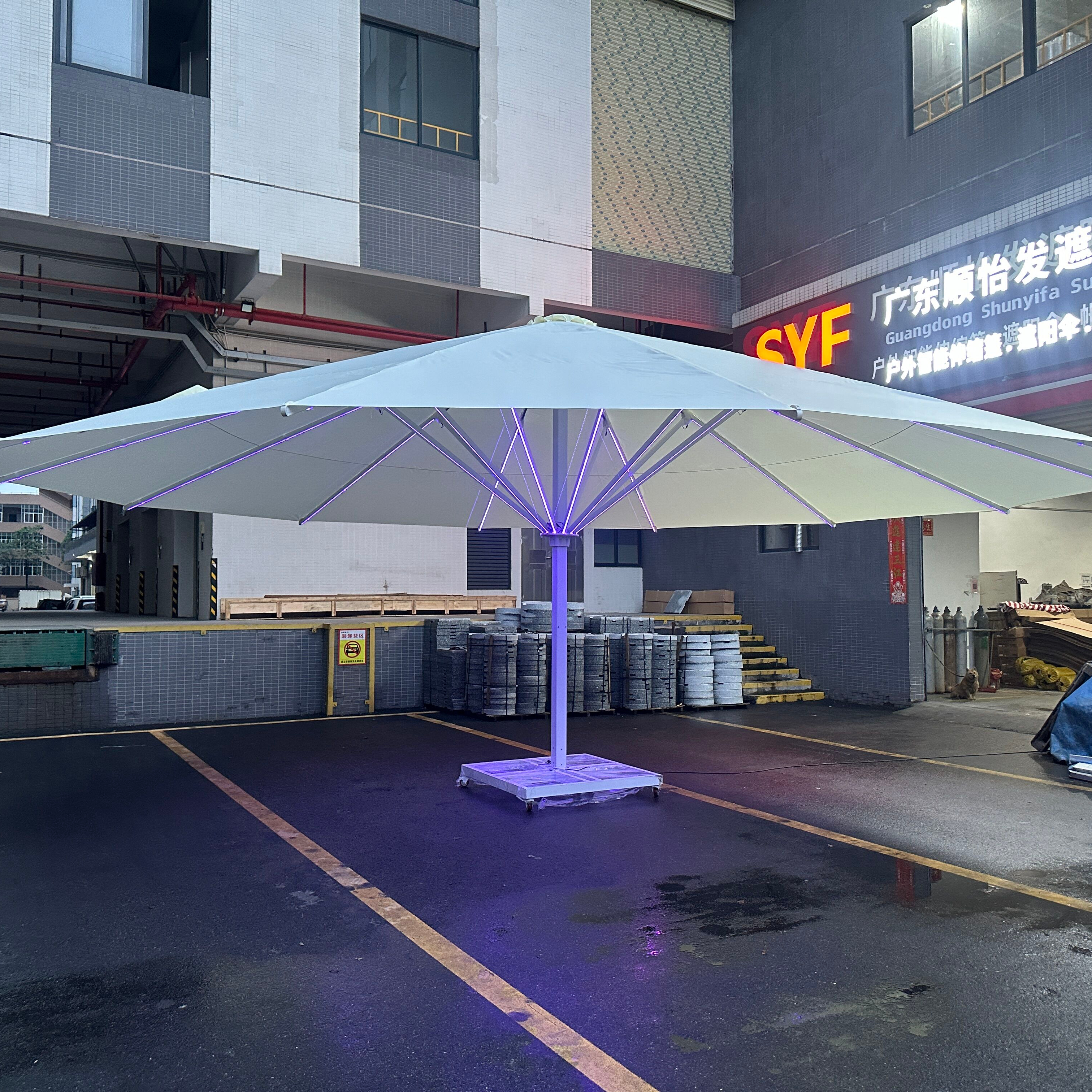 Outdoor Furniture Supplier - 7M Outdoor Furniture LED Umbrella Parasol